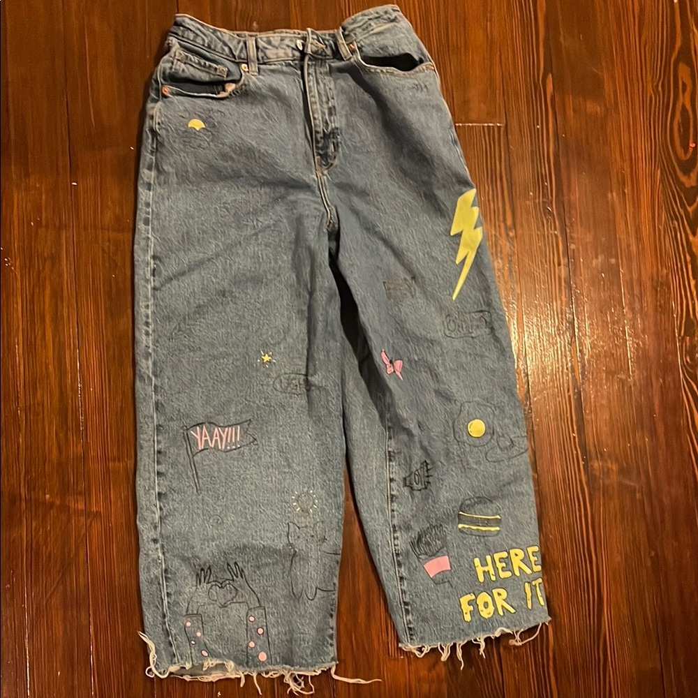 Wild Fable Blue Ankle Cropped Jeans with Graphic Details